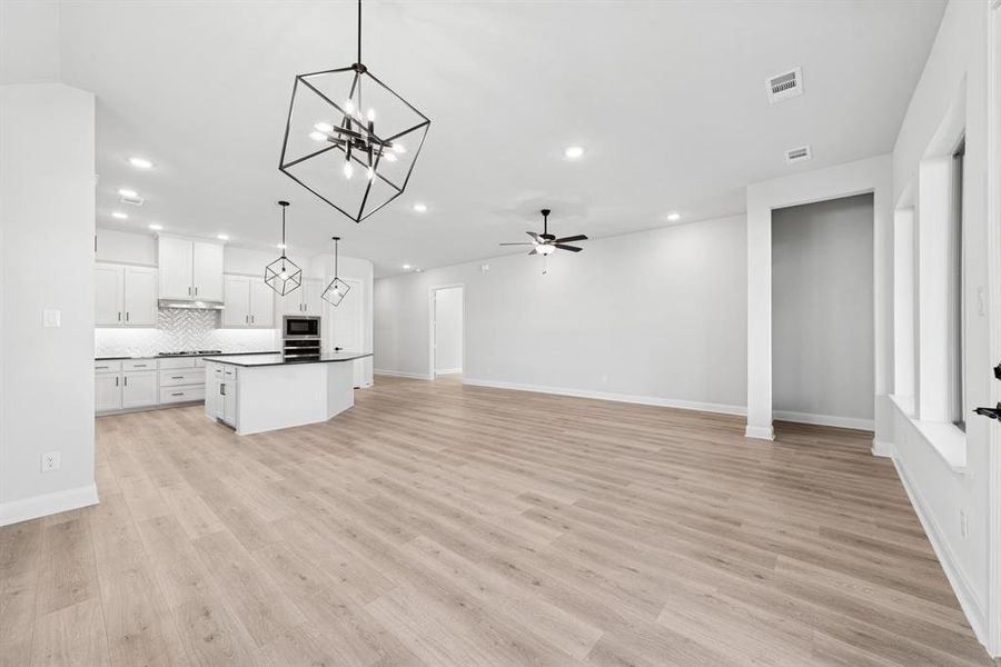 Image 32 of a home in Mantua Point Classics. Image 32 of a home in Mantua Point Classics.