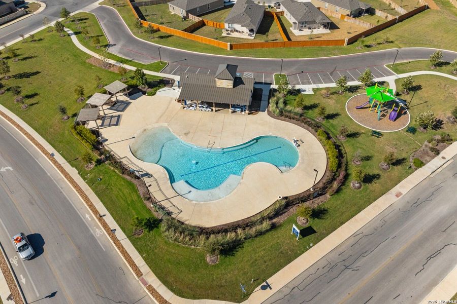Community amenities in Cinco Lakes, San Antonio (Image 16).