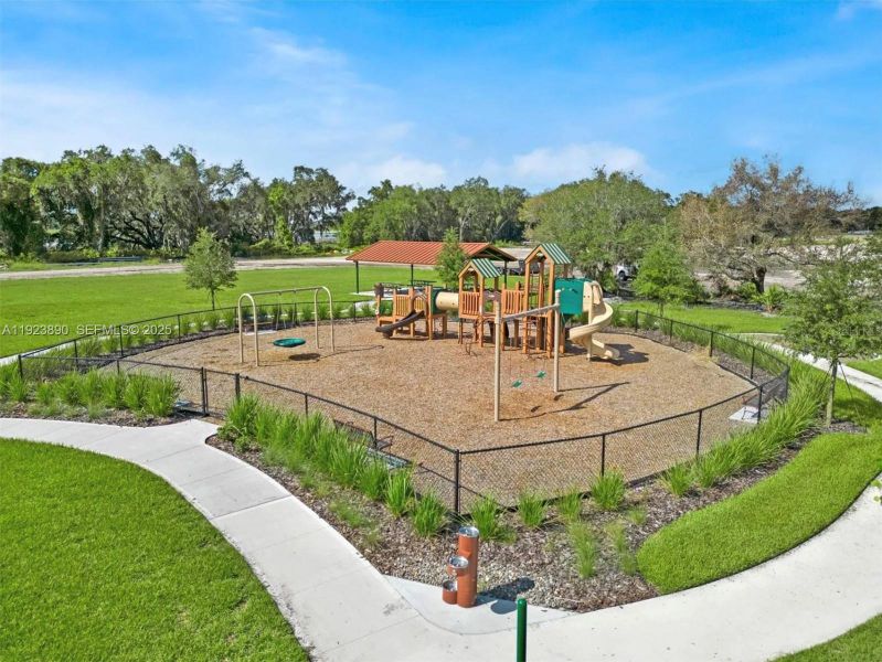 Community amenities in Kindred, Kissimmee (Image 26).