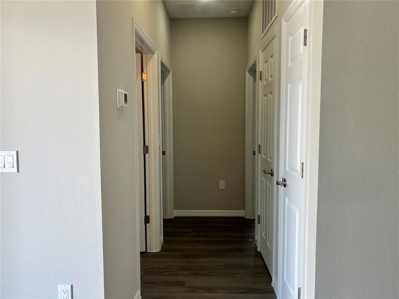Spacious, unfurnished interior of a new home in , Tampa (Image 7).