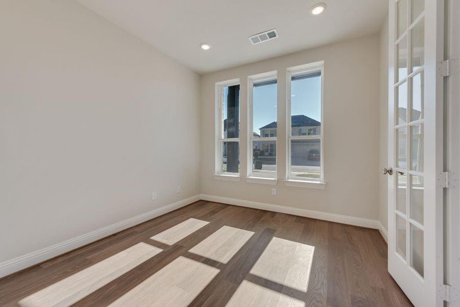 Spacious, unfurnished interior of a new home in Prairie Ridge, Venus (Image 30).