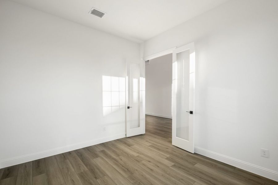 Spacious, unfurnished interior of a new home in Cambridge Crossing, Celina (Image 17).