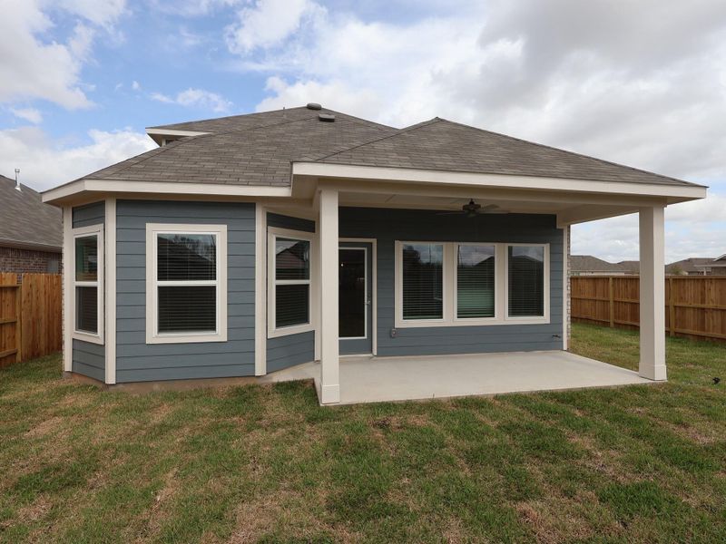 Exterior details and patio area of a home in Miller's Pond, Rosenberg (Image 21).
