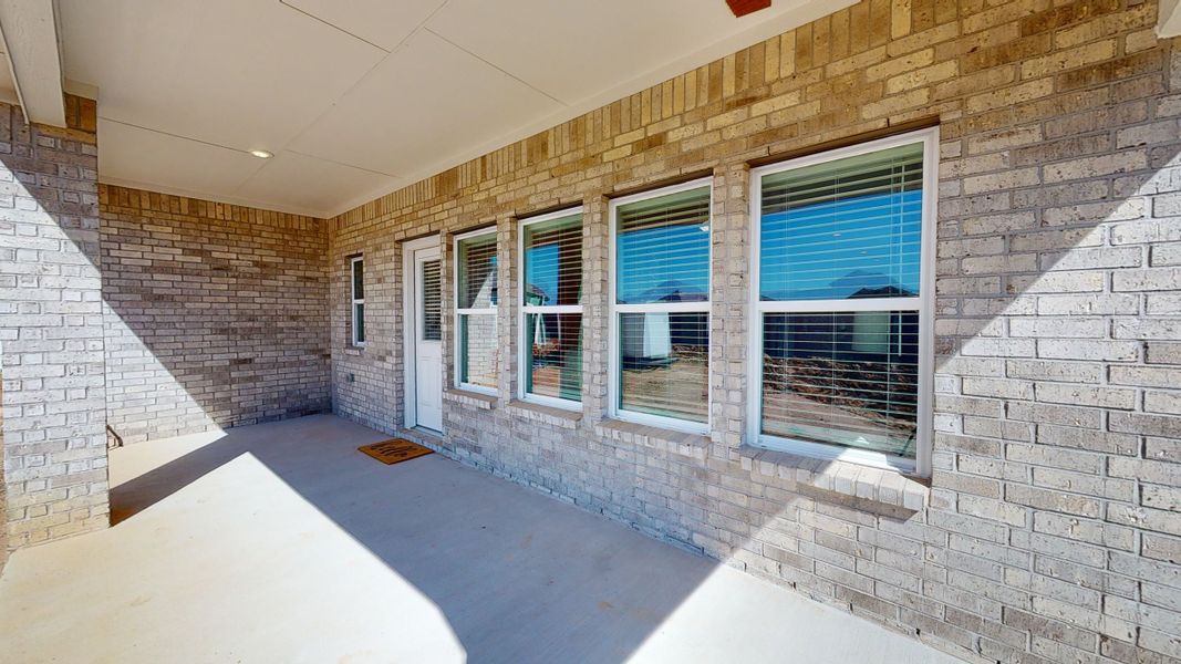 Representative exterior details of a home built from the Floor Plan 2121 by Colina Homes in Grand Magnolia, Magnolia (Image 3). Representative exterior details of a home built from the Floor Plan 2121 by Colina Homes in Grand Magnolia, Magnolia (Image 3).