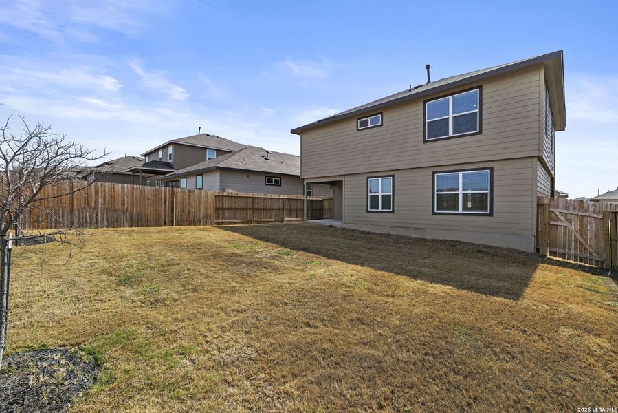 Exterior details and patio area of a home in Stonehill, San Antonio (Image 3).