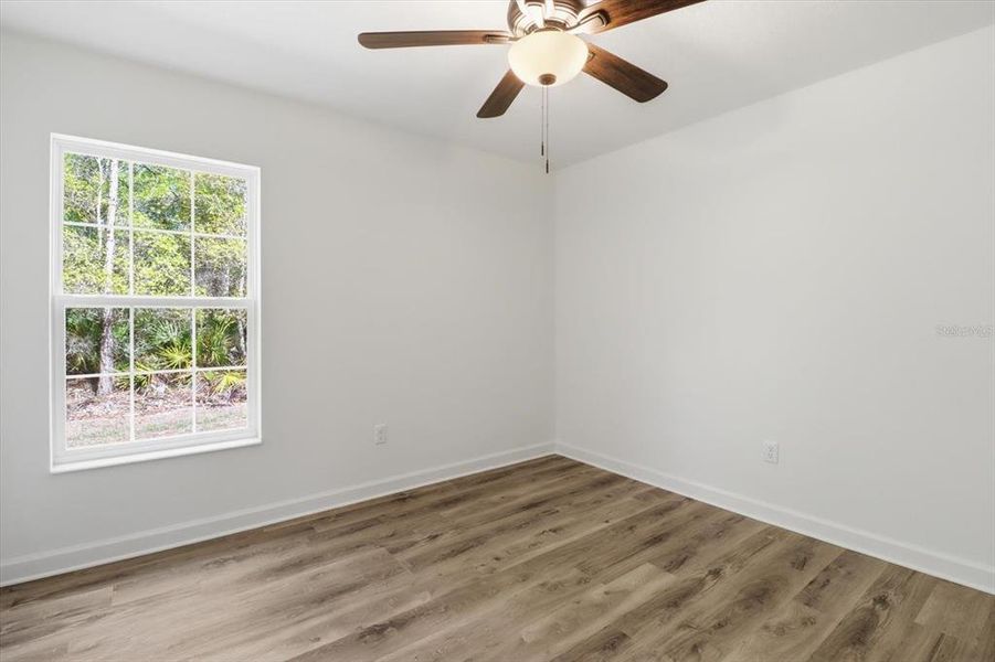 Spacious, unfurnished interior of a new home in , Crystal River (Image 28).