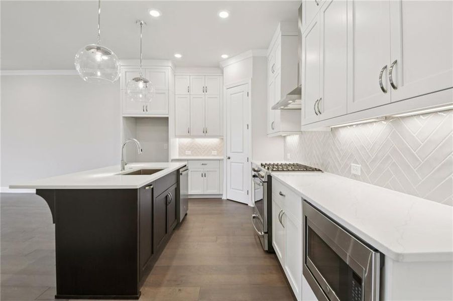 Furnished interior view inside a new home in Ward's Crossing Townhomes, Johns Creek (Image 8).