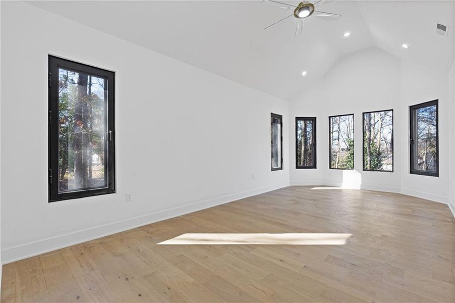 Spacious, unfurnished interior of a new home in , Alpharetta (Image 27).