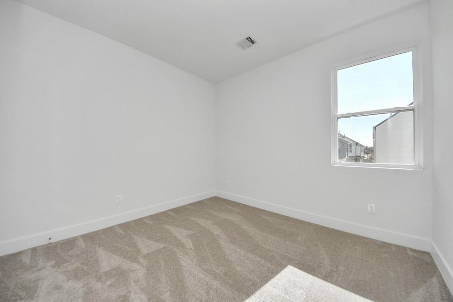 Spacious, unfurnished interior of a new home in , Houston (Image 40).