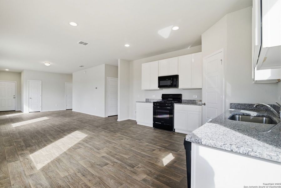 Image 48 of a home in Hunters Ranch.