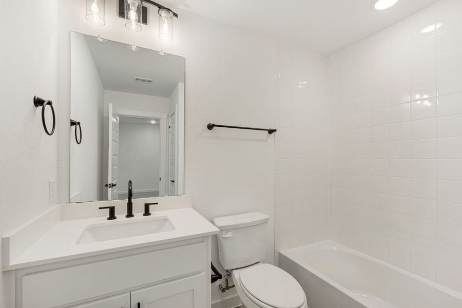 Furnished interior view inside a new home in Woodbridge Townhomes, Wylie (Image 29).