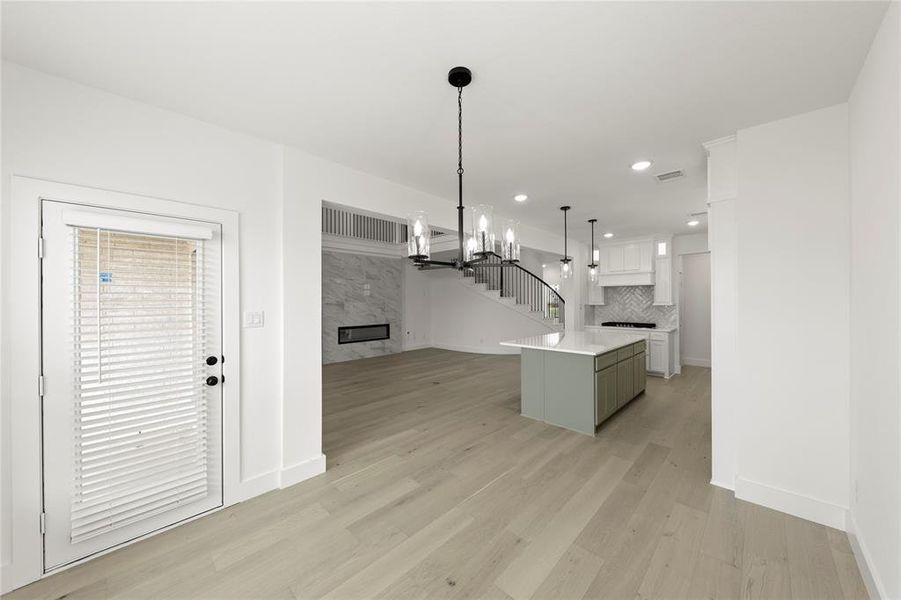 20. 1522 Marburg - Dining (2)