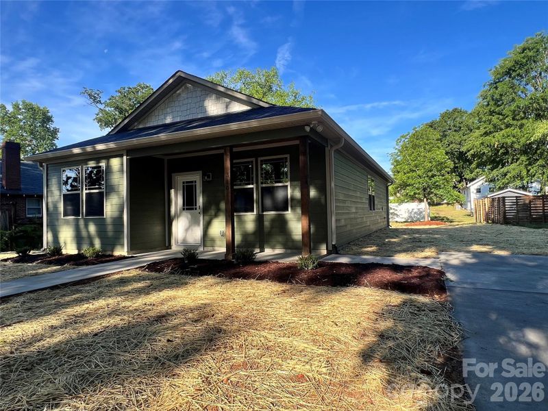 Right View with Driveway