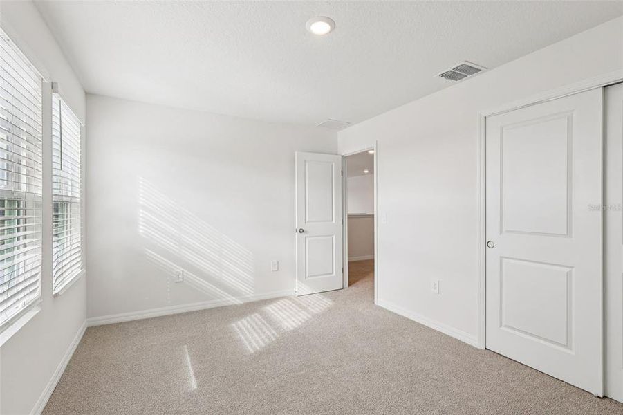 Spacious, unfurnished interior of a new home in , Davenport (Image 29).