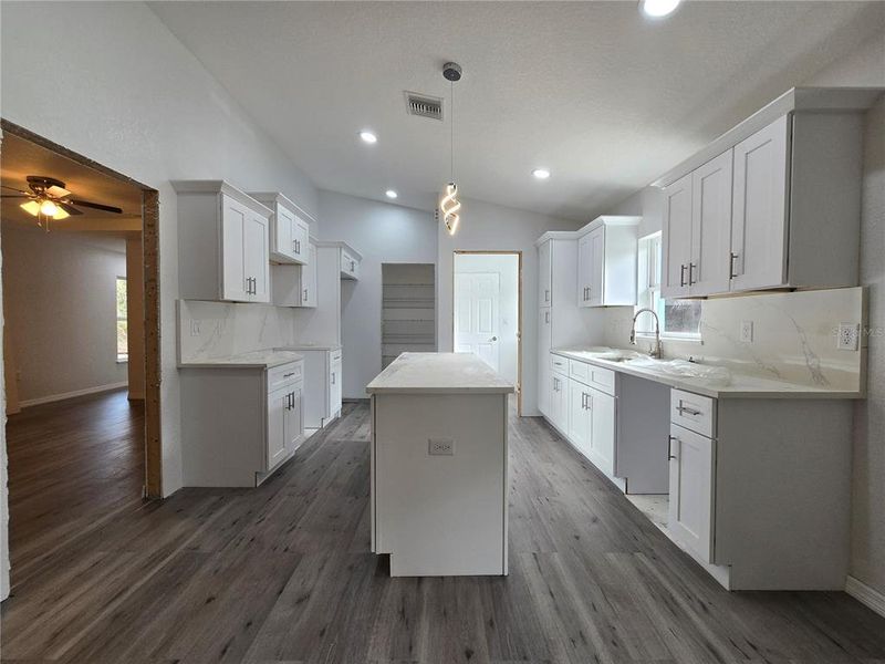 Furnished interior view inside a new home in , Ocklawaha (Image 9).