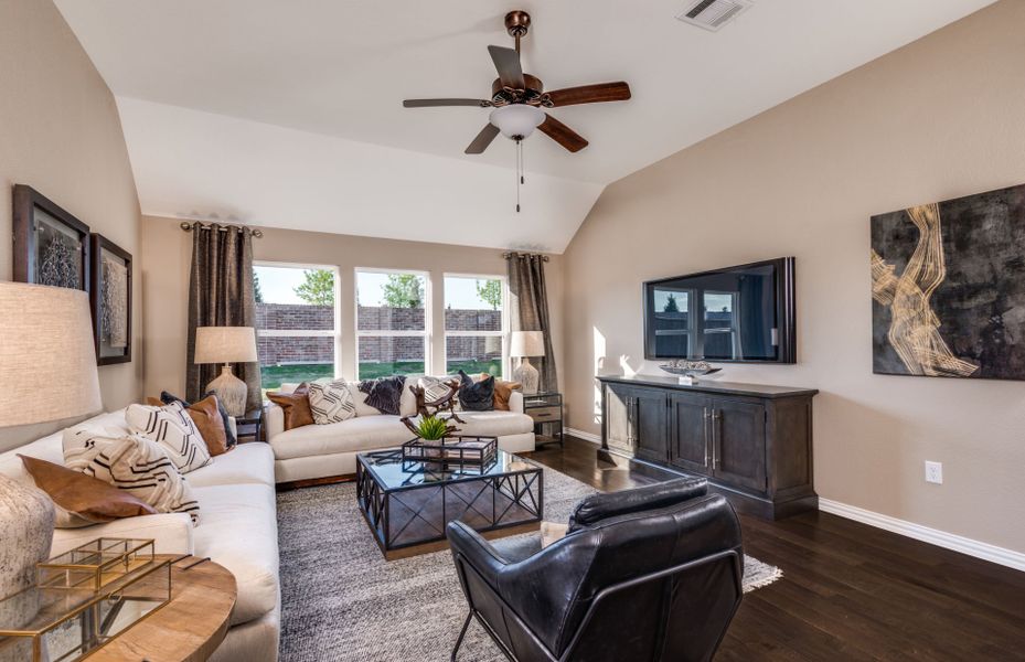 Representative furnished interior of a home built from the Blue Sky by Pulte Homes in Highland Lakes, McKinney (Image 15). Representative furnished interior of a home built from the Blue Sky by Pulte Homes in Highland Lakes, McKinney (Image 15).