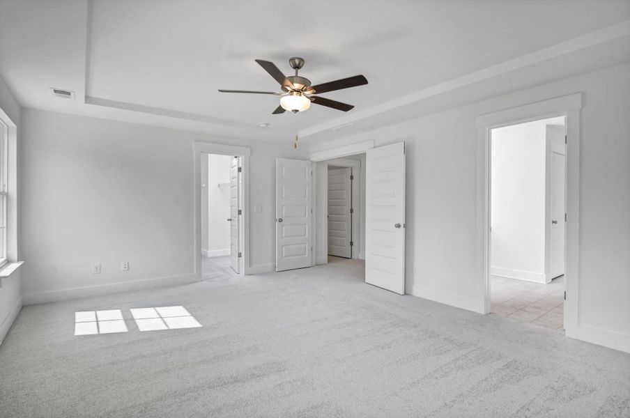 Spacious, unfurnished interior of a new home in Ferry Grove, Lexington (Image 25).
