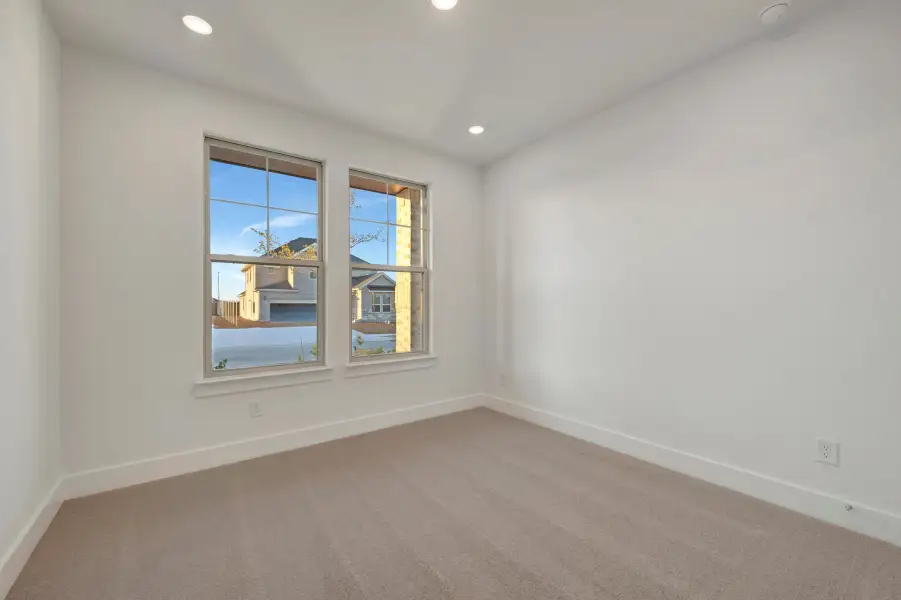 Spacious, unfurnished interior of a new home in LaPrelle, Fort Worth (Image 32).