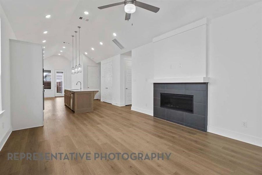 Spacious, unfurnished interior of a new home in Waterscape, Royse City (Image 15).