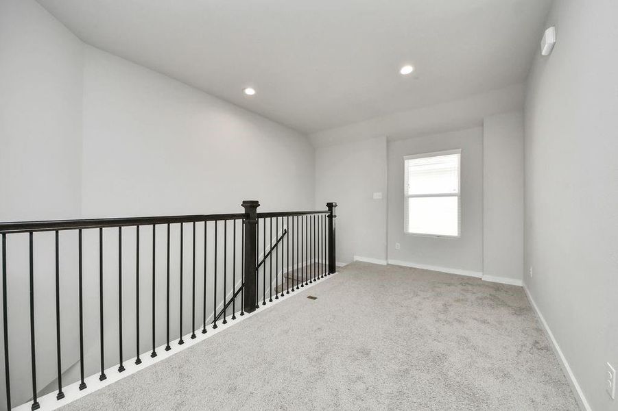 Spacious, unfurnished interior of a new home in Winfield Lakes, Fresno (Image 22).