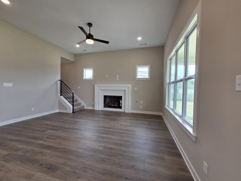 Spacious, unfurnished interior of a new home in Twin Oaks, Oakland (Image 23).