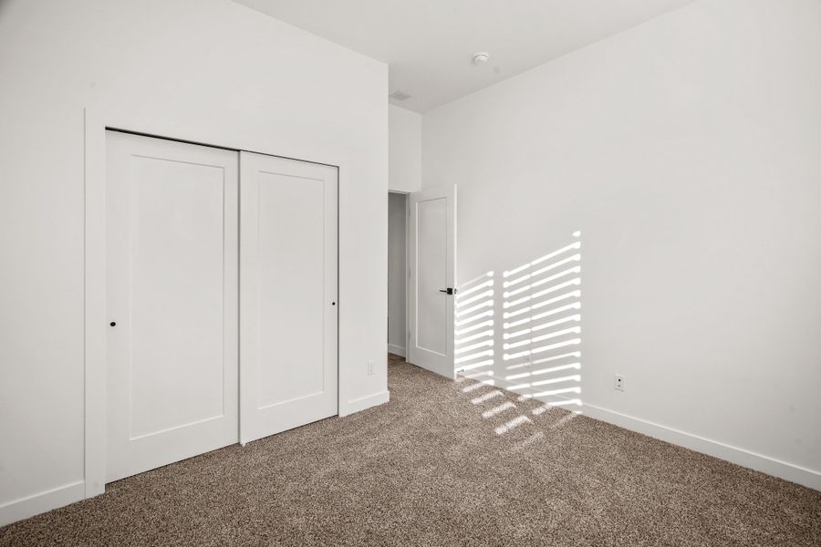 Spacious, unfurnished interior of a new home in Tierra Del Este 91, El Paso (Image 18). Spacious, unfurnished interior of a new home in Tierra Del Este 91, El Paso (Image 18).