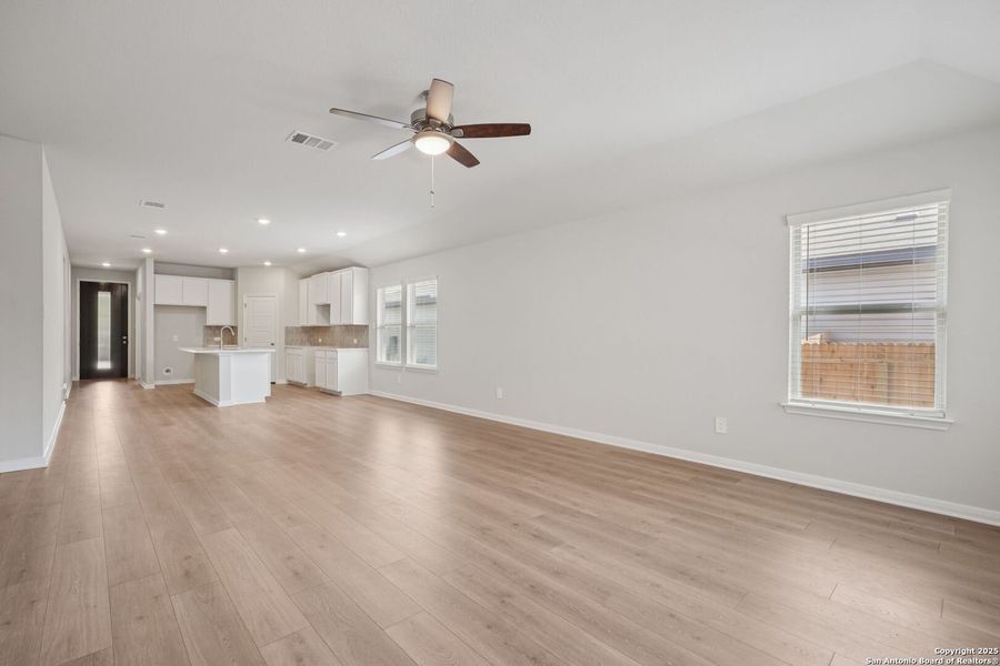 Spacious, unfurnished interior of a new home in Royal Crest, San Antonio (Image 30). Spacious, unfurnished interior of a new home in Royal Crest, San Antonio (Image 30).