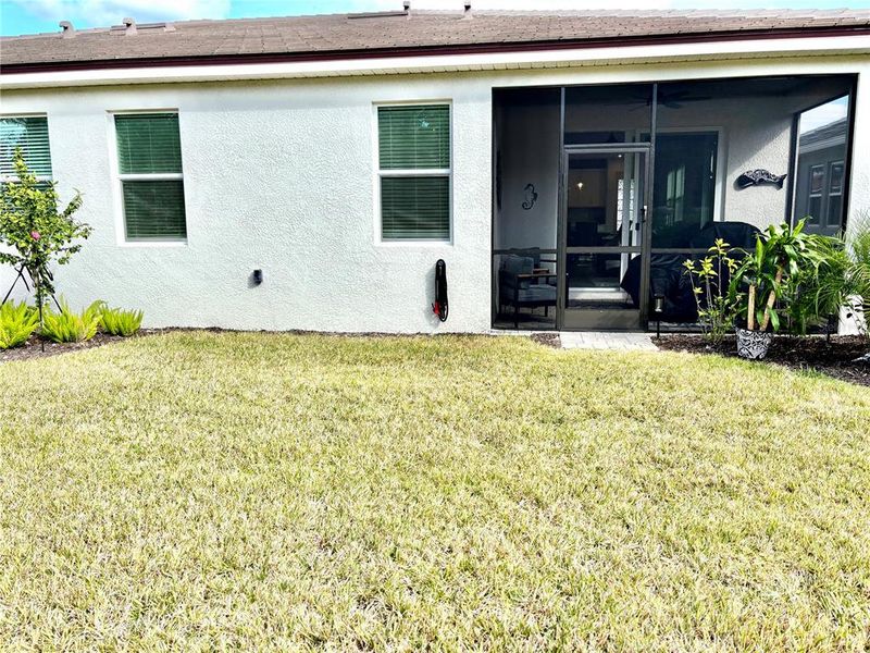 Exterior details and patio area of a home in , Venice (Image 3).