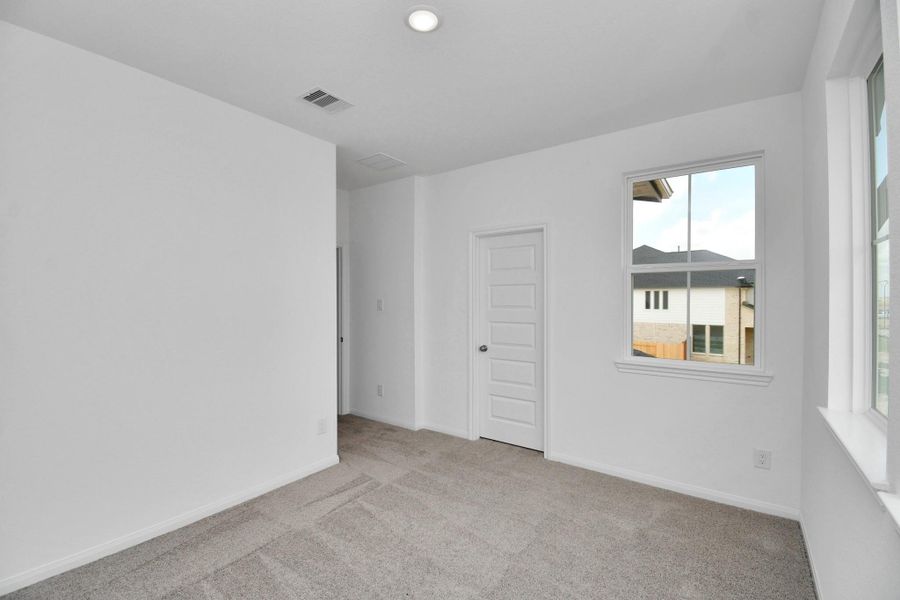 Spacious, unfurnished interior of a new home in Elyson, Katy (Image 33).