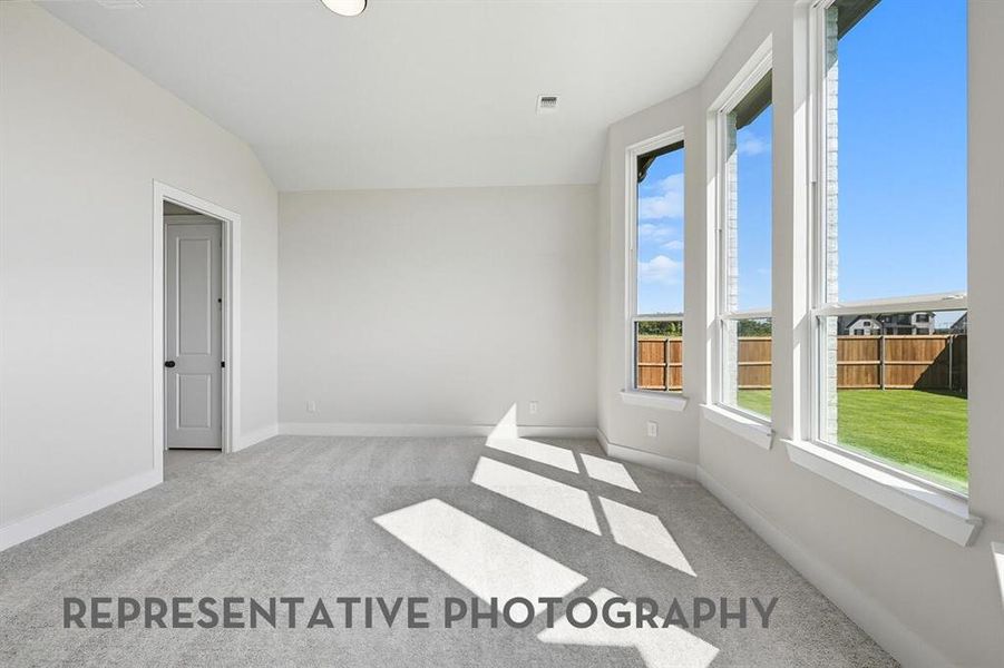 Spacious, unfurnished interior of a new home in Canyon Creek Estates, Sherman (Image 17).