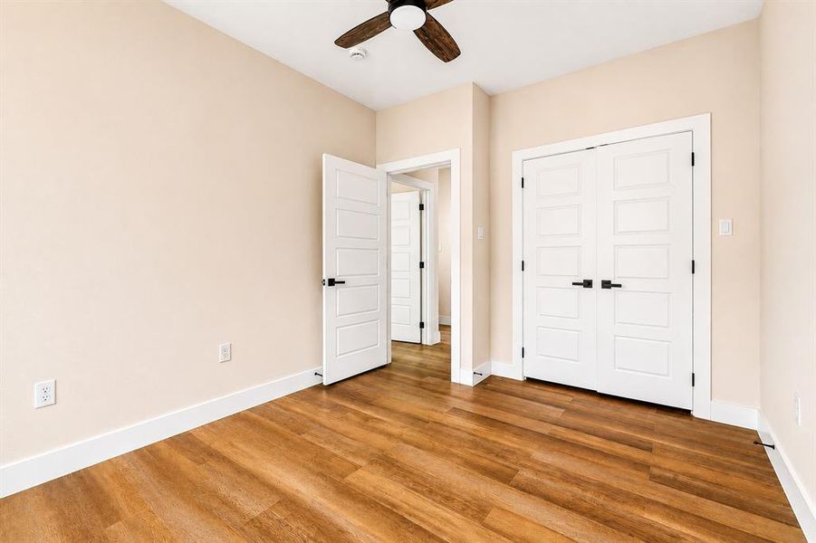 Spacious, unfurnished interior of a new home in , Granbury (Image 27).