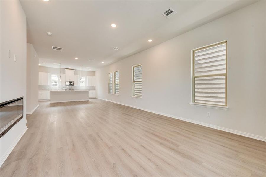 Spacious, unfurnished interior of a new home in City Point, North Richland Hills (Image 29).