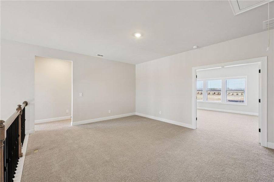 Spacious, unfurnished interior of a new home in River Pointe, Monroe (Image 27).