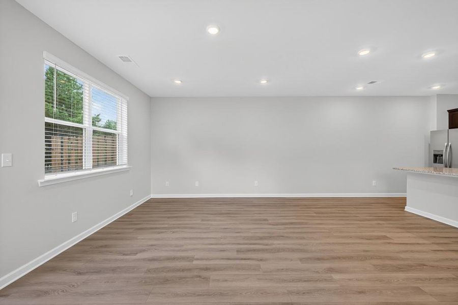 Spacious, unfurnished interior of a new home in Fernhurst, McDonough (Image 15).
