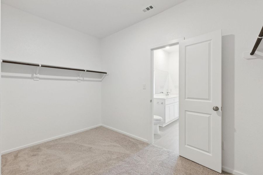 Spacious, unfurnished interior of a new home in Montgomery Bend, Montgomery (Image 19).