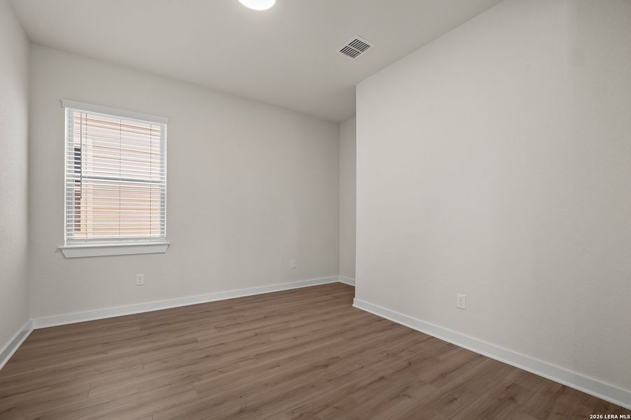 Spacious, unfurnished interior of a new home in Trilogy Grove, San Antonio (Image 16).