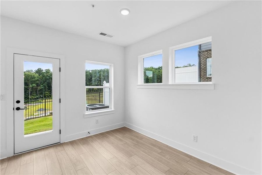 Spacious, unfurnished interior of a new home in Grandview Terrace, Canton (Image 10).