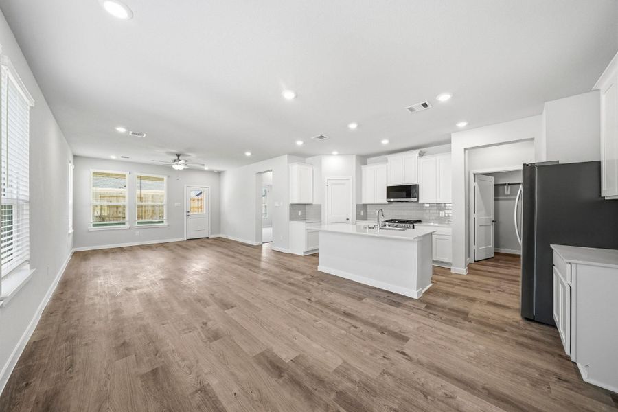 Spacious, unfurnished interior of a new home in Audubon, Magnolia (Image 17). Spacious, unfurnished interior of a new home in Audubon, Magnolia (Image 17).