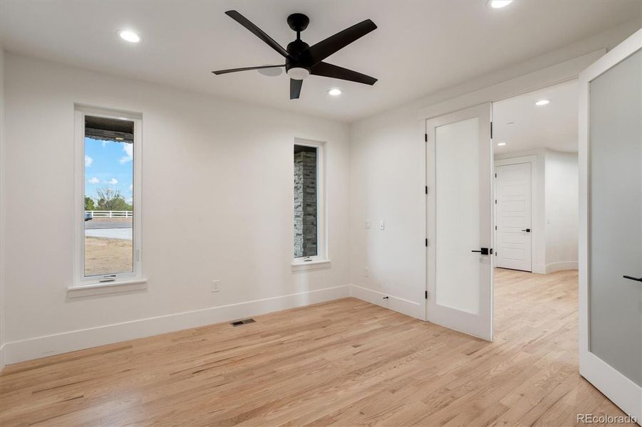 Spacious, unfurnished interior of a new home in , Brighton (Image 40).