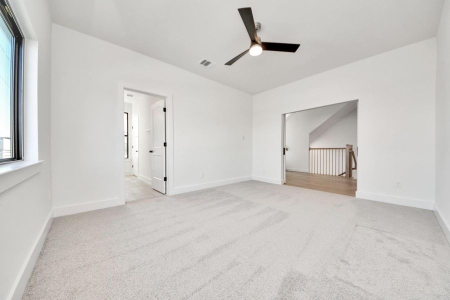 Spacious, unfurnished interior of a new home in Caywood Place, Houston (Image 35).