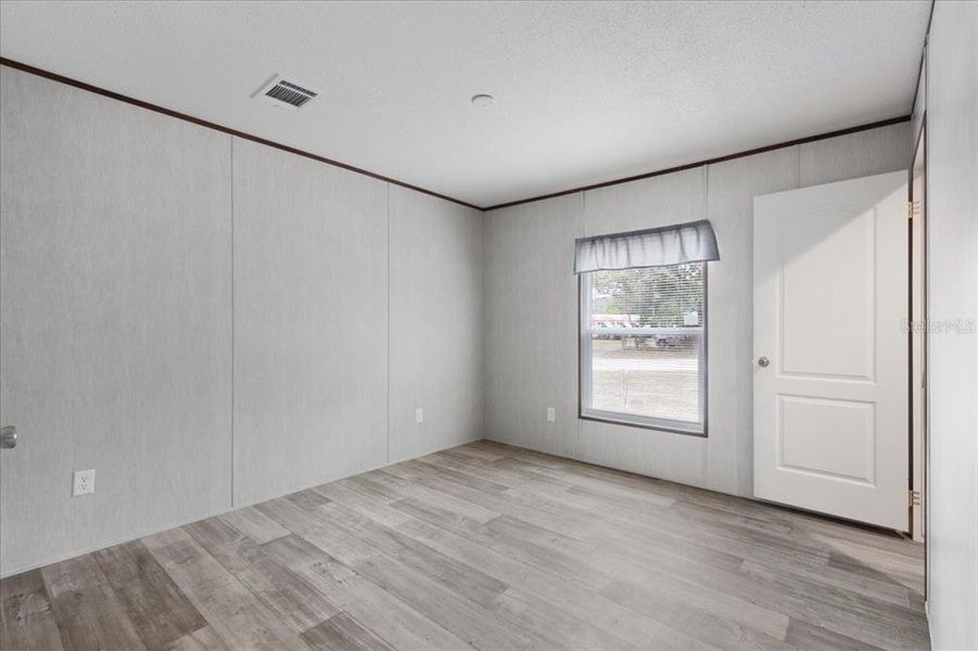 Spacious, unfurnished interior of a new home in , Chiefland (Image 12).