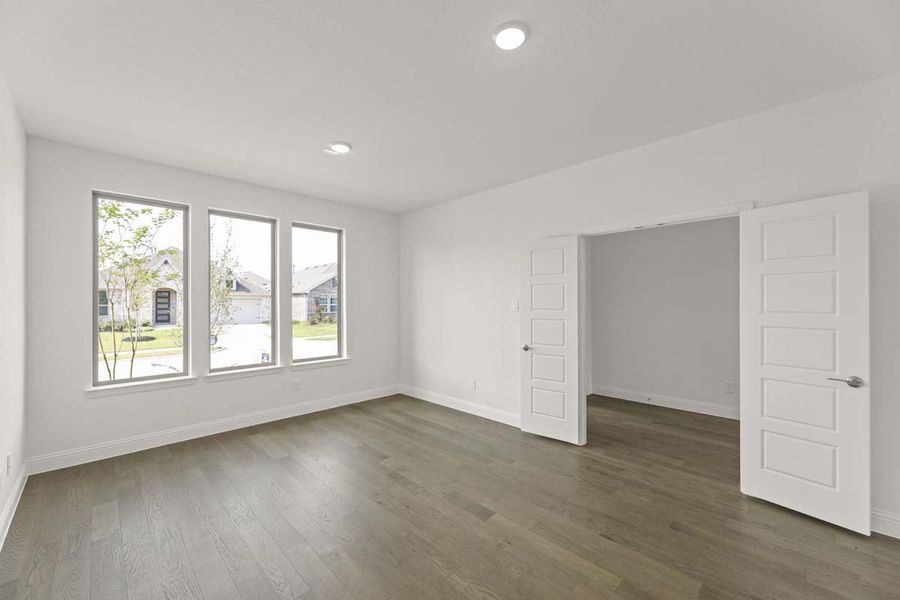 Spacious, unfurnished interior of a new home in Meadow Run, Melissa (Image 31).