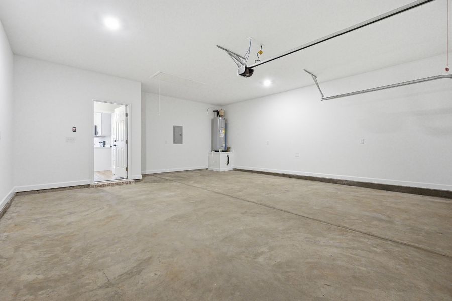 Spacious, unfurnished interior of a new home in , Crestview (Image 28).