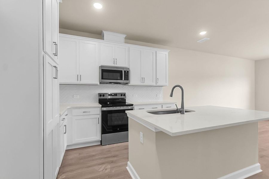 Furnished interior view inside a new home in , Ravenel (Image 8).