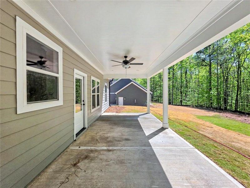 Exterior details and patio area of a home in , Dallas (Image 4).