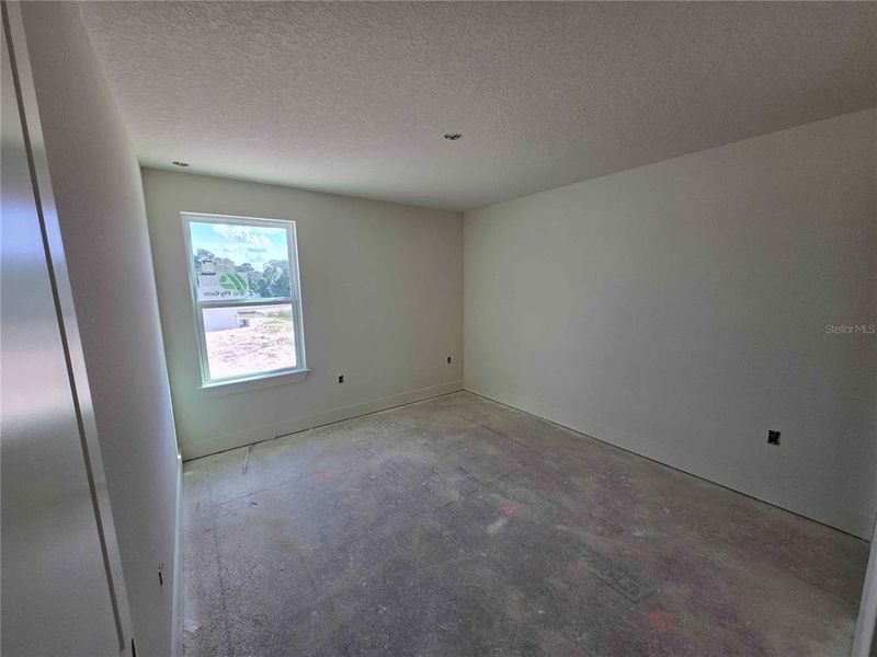 Spacious, unfurnished interior of a new home in , Spring Hill (Image 6).