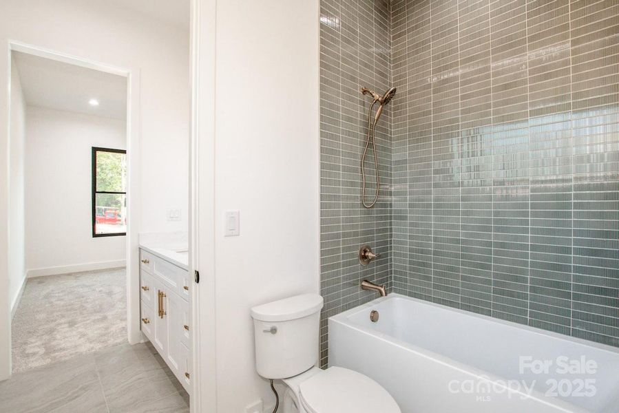 Image 38 of a home in .