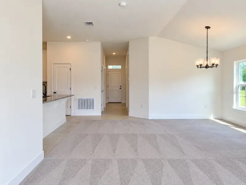 Spacious, unfurnished interior of a new home in Arbor Park, Leesburg (Image 7).