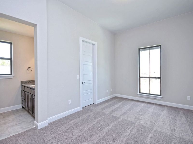 Representative unfurnished interior of a home built from the San Simeon I by Giddens Homes in Clearwater Ranch, Liberty Hill (Image 397).
