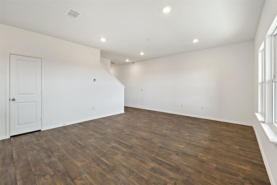 Spacious, unfurnished interior of a new home in Palomino, Manor (Image 19).